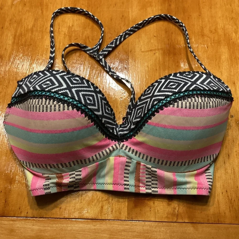 Shade & Shore Striped Strappy Padded Bikini Top - Picture 3 of 8